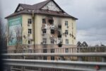 Російський дрон влучив у житловий будинок на Київщині: двоє постраждалих