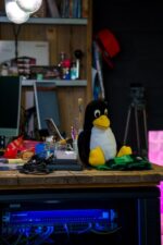 Qualcomm запускає ранню версію Linux для ноутбуків на Snapdragon X2