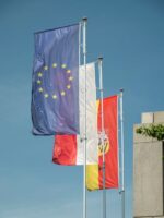 Сікорський бачить можливість покращення відносин Білорусі і Польщі