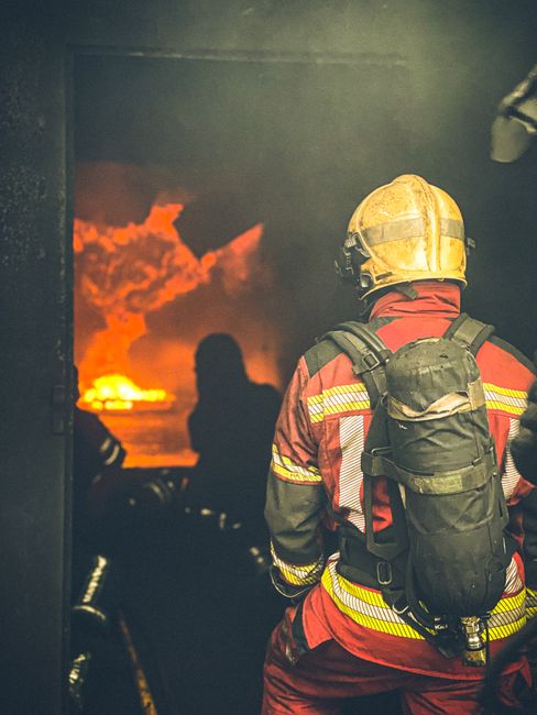 Російські війська атакували склади супермаркету в Одеській області Російські війська атакували склади супермаркету в Одеській області
