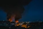 Масштабні пожежі у Запоріжжі: російські атаки на ТЦ та житлові будинки