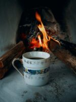 У Києві через російський удар спалахнуло кафе