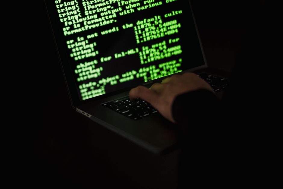 Нова хакерська схема: використання кастомних ChatGPT для розповсюдження шкідливого ПЗ Нова хакерська схема: використання кастомних ChatGPT для розповсюдження шкідливого ПЗ